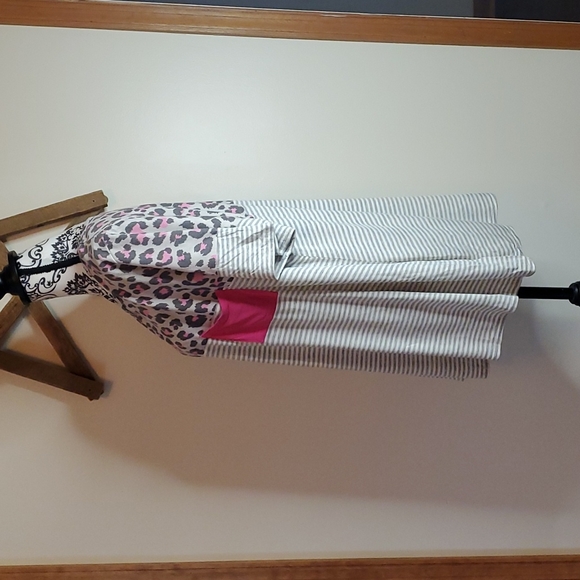 Chicsoul.com Woman's Top  EUC - Picture 5 of 6